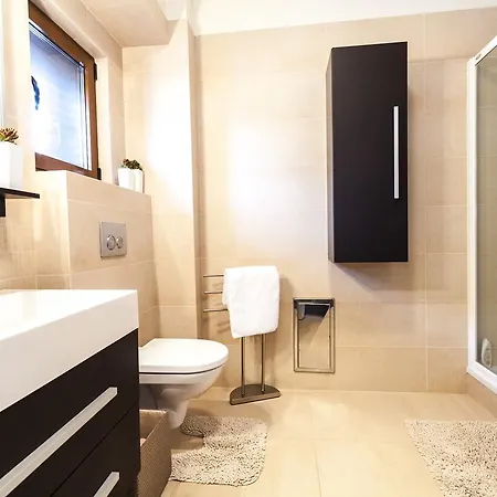 Apartament Renata 2br, Near