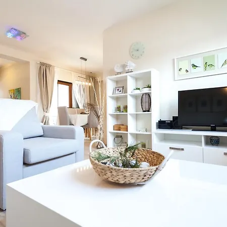 Renata 2br, Near * Petrčane