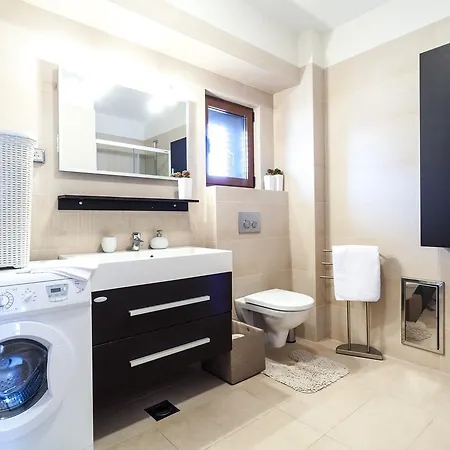 公寓 Renata 2br, Near