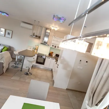 公寓 Renata 2br, Near 佩特坎内