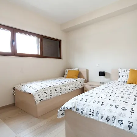 公寓 Renata 2br, Near