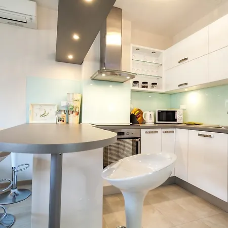 Renata Apartment 2Br, Near Beach Петрчане
