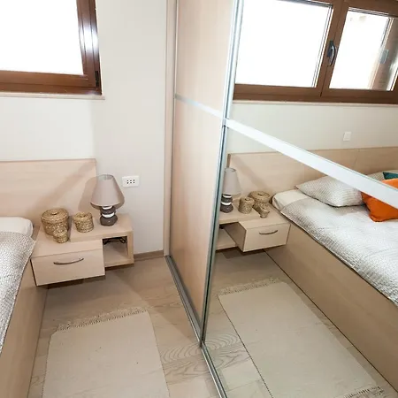 公寓 Renata 2br, Near *