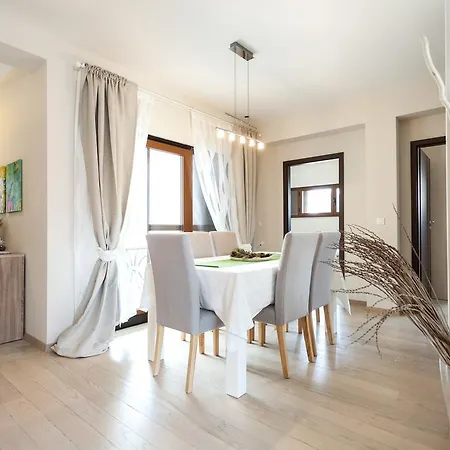 Renata Apartment 2Br, Near Beach Apartment *