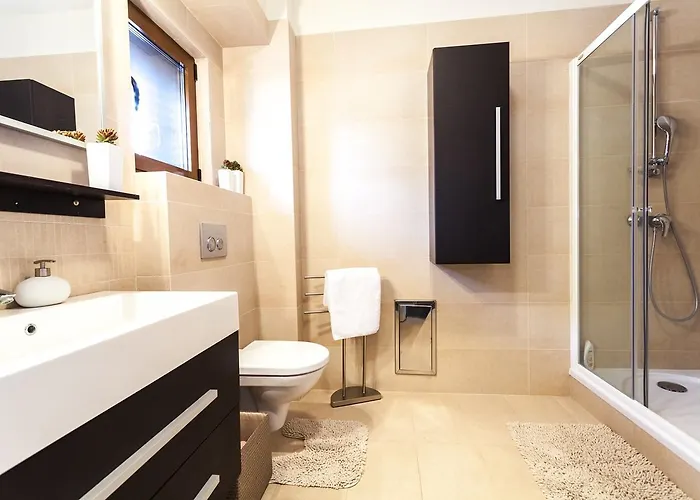 Apartman Renata Apartment 2Br, Near Beach