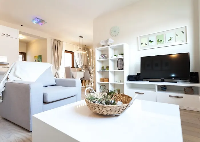 Renata 2br, Near * 돈제페트레케인