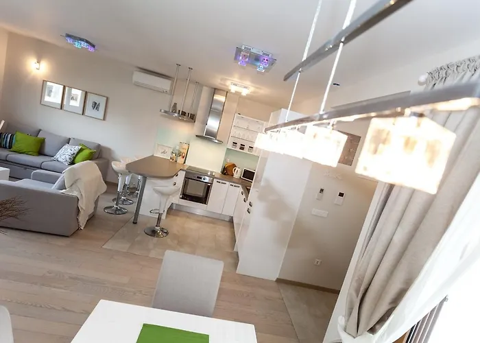 아파트 Renata 2br, Near 돈제페트레케인