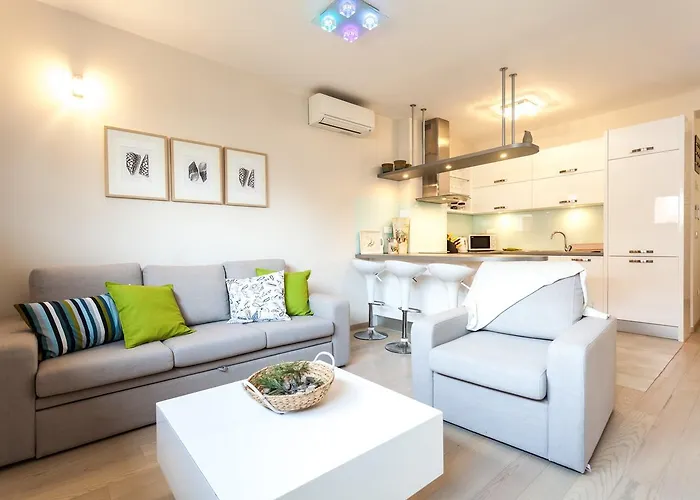 아파트 Renata 2br, Near 돈제페트레케인